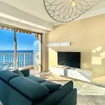 Seaviews By Jenni Menton, La Suite, Superbe Front De Mer, Emplacement Avec Terrasse Et Parking! *