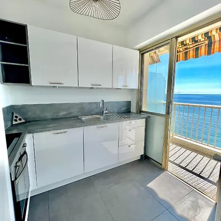 Appartamento Seaviews By Jenni Menton, La Suite, Superbe Front De Mer, Emplacement Avec Terrasse Et Parking! Mentone