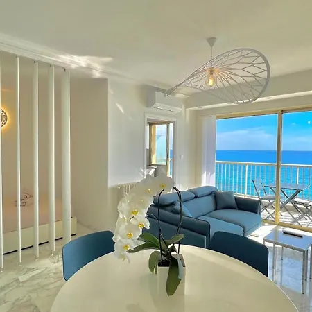 Seaviews By Jenni Menton, La Suite, Superbe Front De Mer, Emplacement Avec Terrasse Et Parking! *