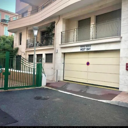 Appartement Seaviews By Jenni Menton, La Suite, Superbe Front De Mer, Emplacement Avec Terrasse Et Parking! Menton