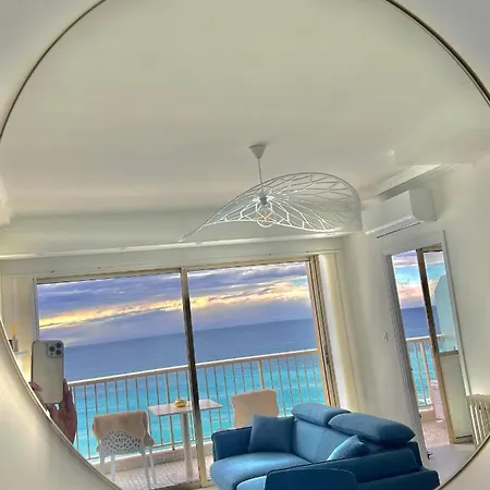 Διαμέρισμα Seaviews By Jenni Menton, La Suite, Superbe Front De Mer, Emplacement Avec Terrasse Et Parking! Μεντόν