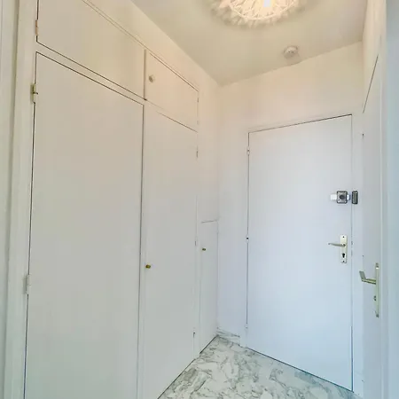 Seaviews By Jenni Menton, La Suite, Superbe Front De Mer, Emplacement Avec Terrasse Et Parking! Menton