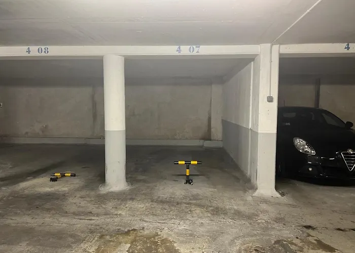 Seaviews By Jenni Menton, La Suite, Superbe Front De Mer, Emplacement Avec Terrasse Et Parking!