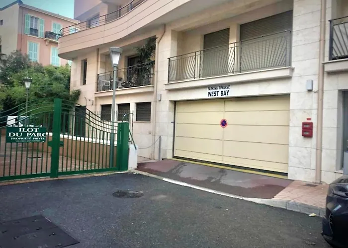 דירה Seaviews By Jenni Menton, La Suite, Superbe Front De Mer, Emplacement Avec Terrasse Et Parking! מנטון