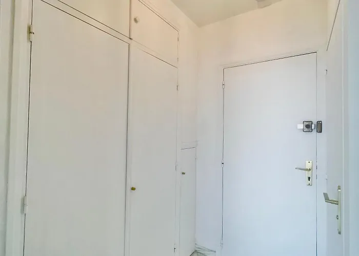 Seaviews By Jenni Menton, La Suite, Superbe Front De Mer, Emplacement Avec Terrasse Et Parking! Menton