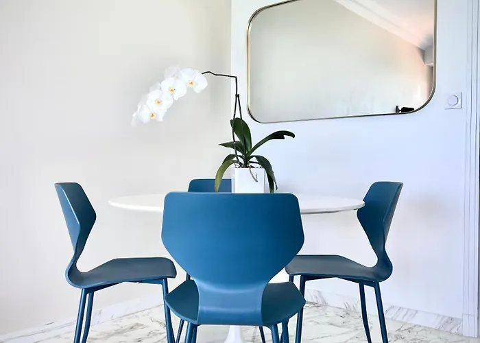 דירה Seaviews By Jenni Menton, La Suite, Superbe Front De Mer, Emplacement Avec Terrasse Et Parking!